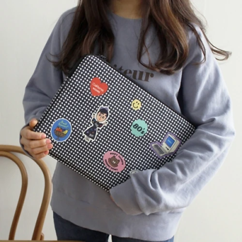 可愛いノートパソコンバッグ：衝撃吸収とスリムデザインでiPadまで収納可能
