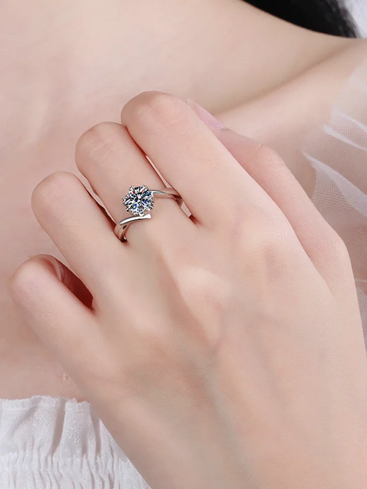 モザン石のダイヤモンドリング【六爪・雪花デザイン・純銀製・婚約用】