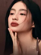 マット仕上げの口紅ペン【新色・ファッション性・粉っぽい質感】