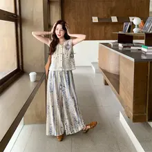 リゾート風 ノースリーブベストとワイドパンツの夏用コーディネート（セットアップ対応）