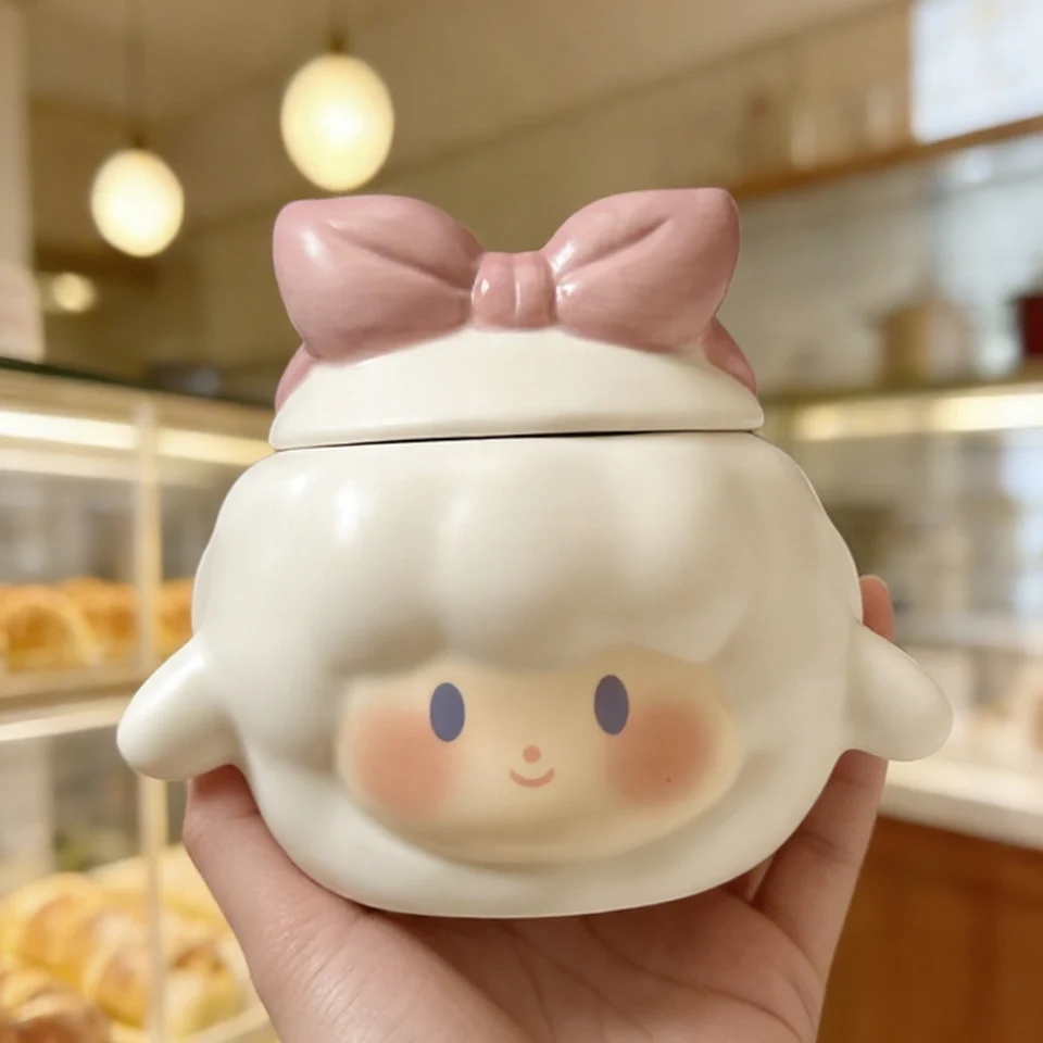 可愛いカートゥーンデザインの陶製マグカップ【ふた付き・美しいプレゼントに最適】