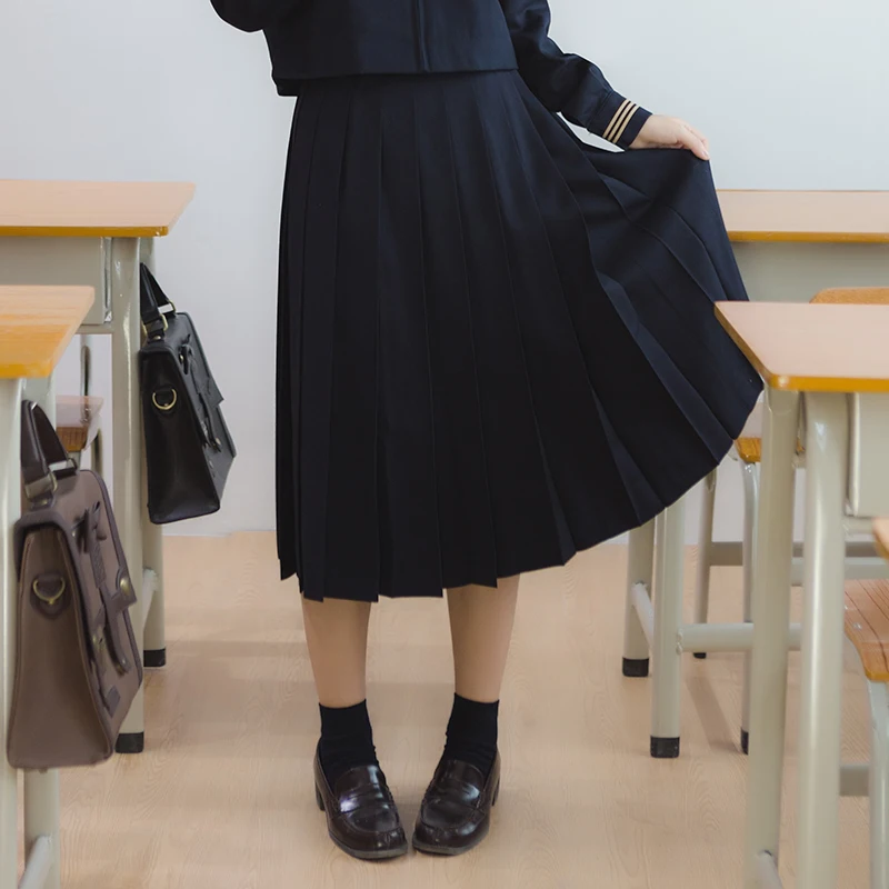 プリーツスカート コーデの完全ガイド｜トップス選びの5つのルールと実際の商品で解説