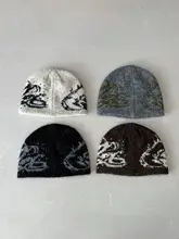 バタフライ刺繍のニットキャップ【秋冬・保温・耳あて付き・小顔効果】