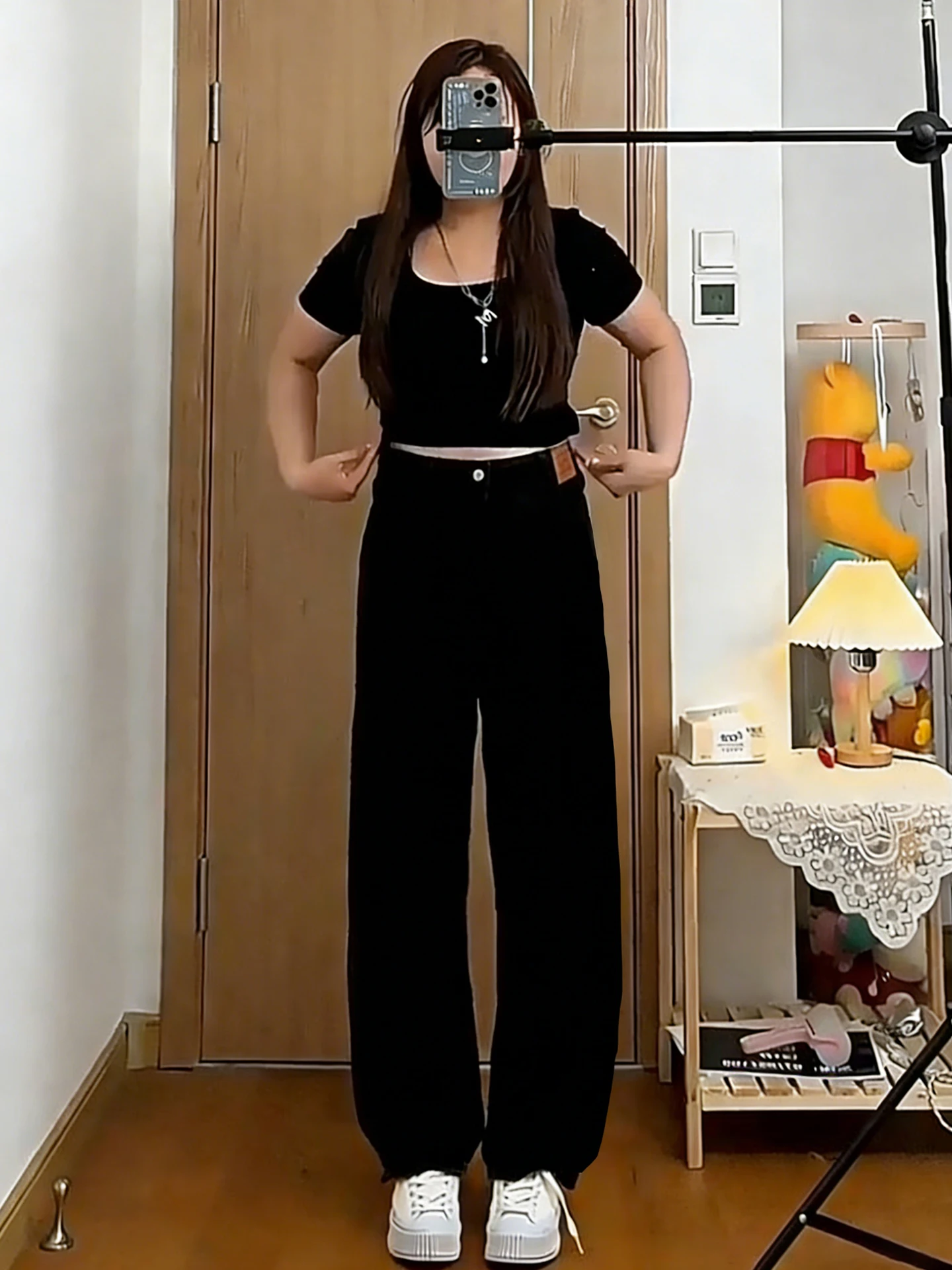 お腹ぽっこりの悩みを和らげる、本当に着てみたいデニムパンツは？