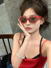 レトロ紅色オーバル型キャットアイサングラス【顔をシャープに見せる・女性用・高級感】
