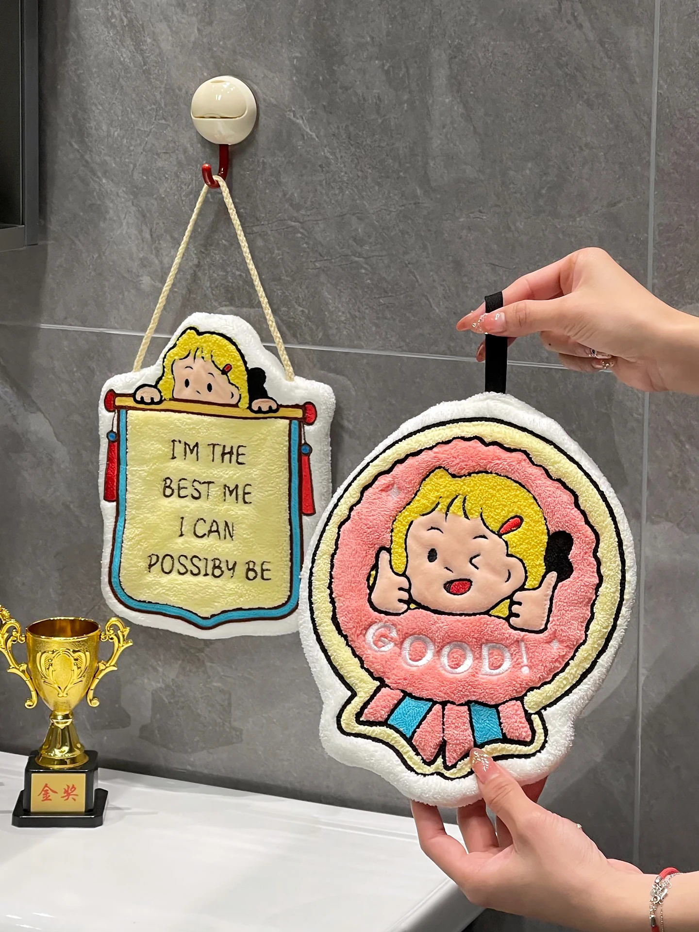 可愛いデザインの壁掛けハンドタオル：オフィスで使える厚手超吸水タイプの選び方