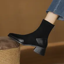 デザイン性のあるスエード風パネルのストレッチショートブーツ  【フランス風・スクエアトゥ・後ろファスナー・太ヒール】