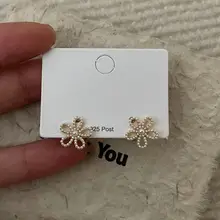 パールフラワーイヤリング【925銀針・シンプルで上品・軽量デザイン】