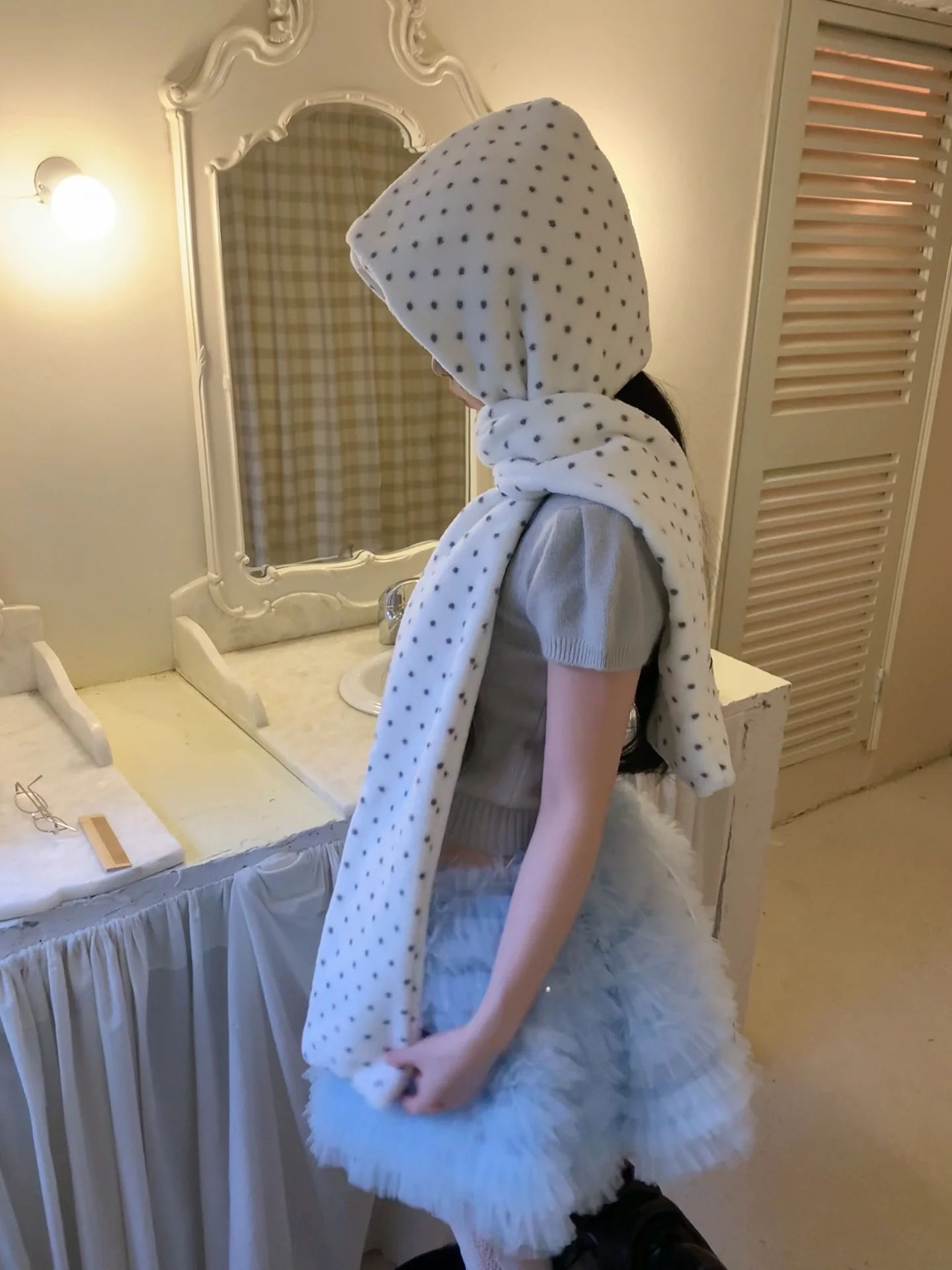 初めのネックワーマーはどれがおすすめですか？——「波点のふわふわネックウォーマー」が冬の日常を救う理由