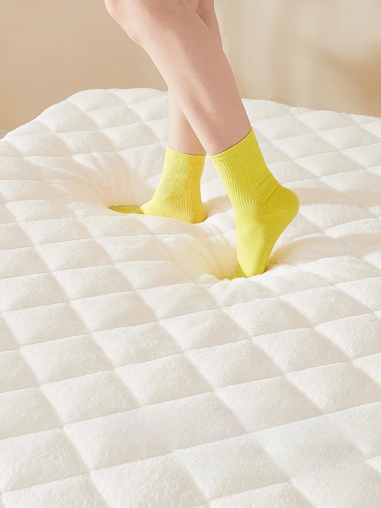 昼寝マットでぐっすり眠るには？スリーピングマットの選び方と、実際の使い方を徹底解説