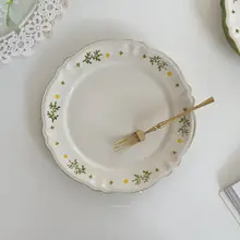おしゃれな陶器製デザートプレート【ハンドペイント・ひなぎく柄】