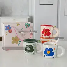 可愛らしいデザイン！フラワー モチーフ 陶器カップ【蓋付き・学生用・ギフトにも最適】