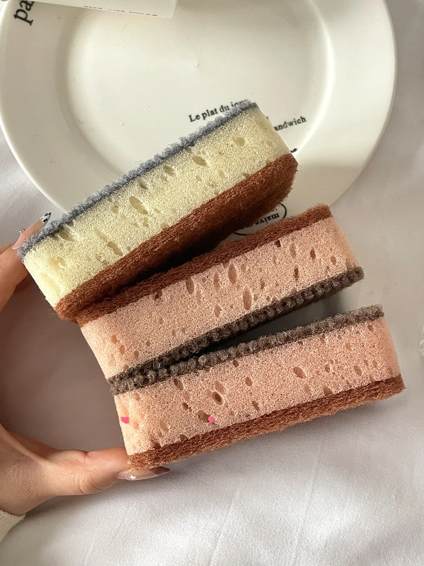 カラフルストライプのスポンジクリーナー：10秒クレンザーとスーパークリーナーの実用性を検証