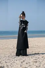 春夏用レトロデザインの花刺繍ノースリーブワンピース【ブラック・ゆったりシルエット】