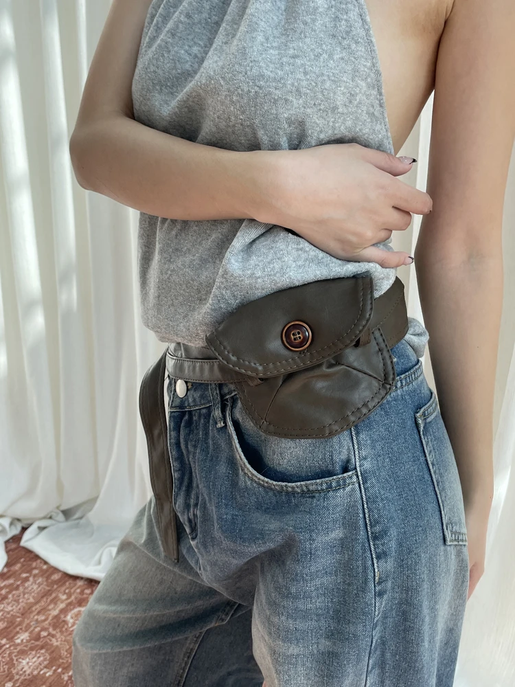 ピンク財布と小さな財布、どちらが日常にふさわしいの？