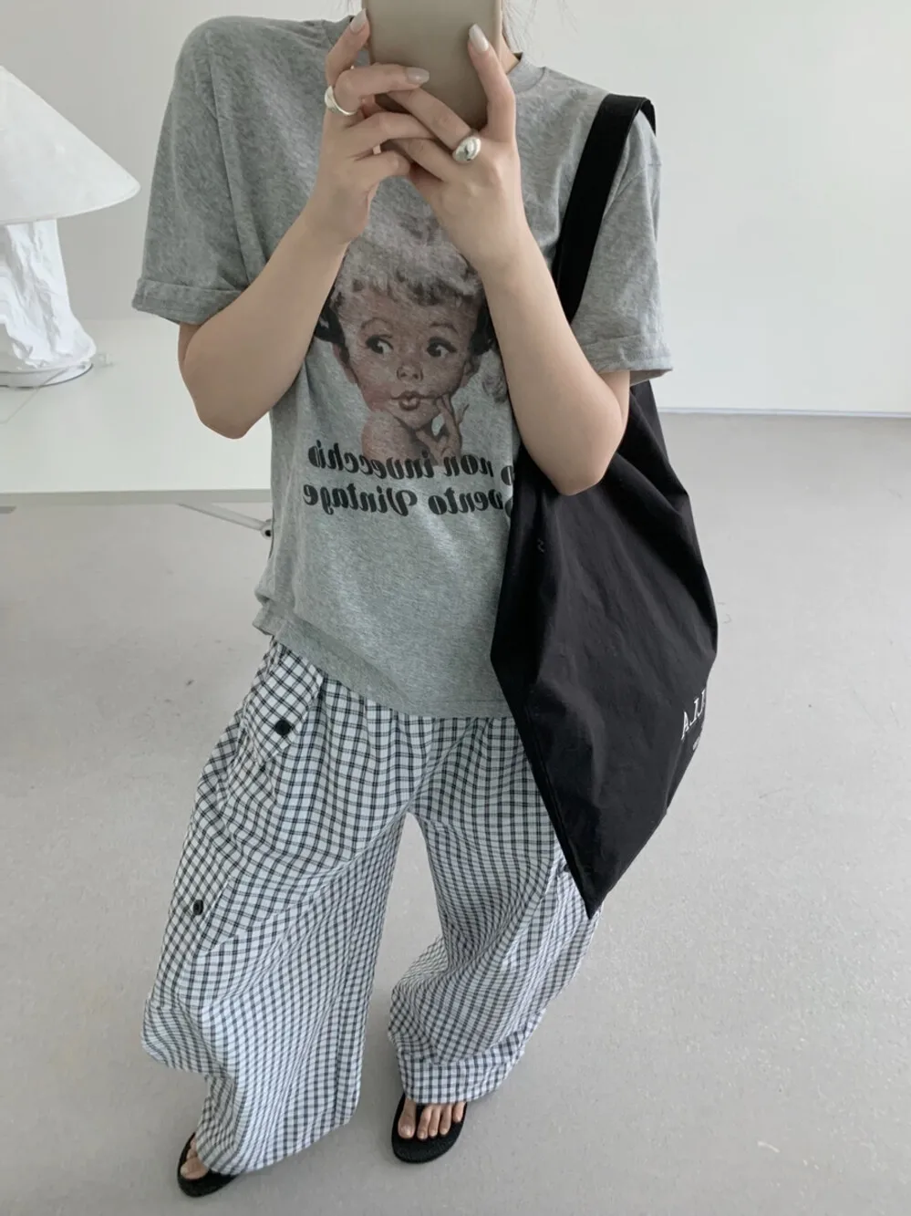 キャラティーをどう選ぶ？親しみやすく、日常に溶け込む「かわいいTシャツ」の選び方を解説
