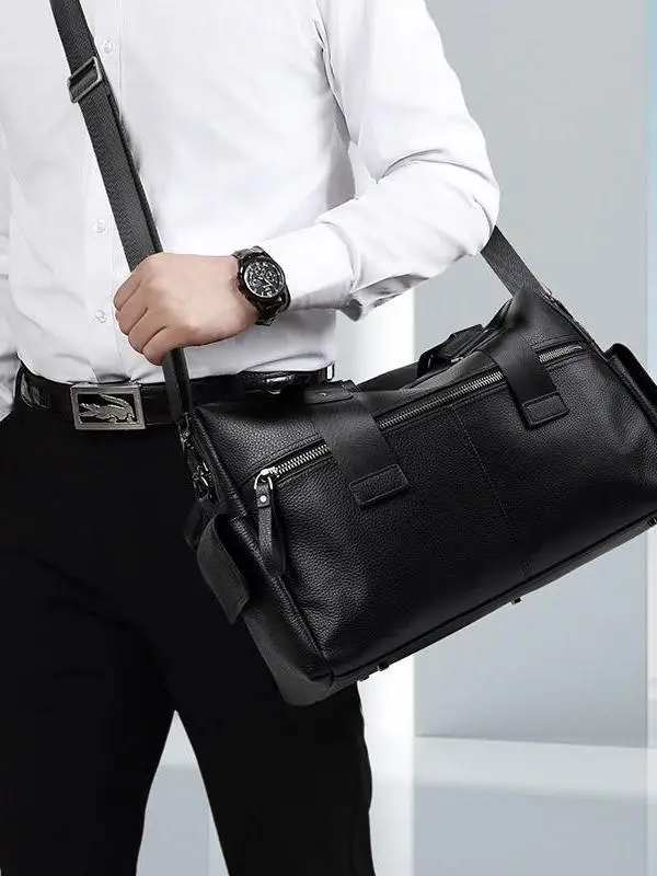 ビジネス用メンズトートバッグ：SCHWARZ ETIENNEの本革モデルが実用性と高級感を兼ね備える理由