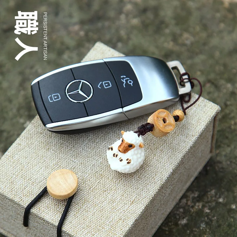 まっくろ くろ すけ キーホルダー はなに？古風な虎のデザインが魅力の天然鹿角製キーホルダーの真実
