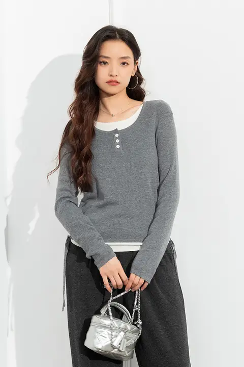 灰色ニットプルオーバー【ラウンドネック・秋冬用・長袖・極上の柔らかさ】（セットアップ対応）