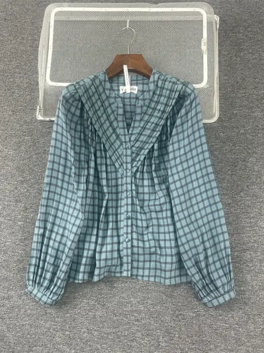 春夏用の青いチェック柄大きいサイズの長袖コットンリネンシャツ