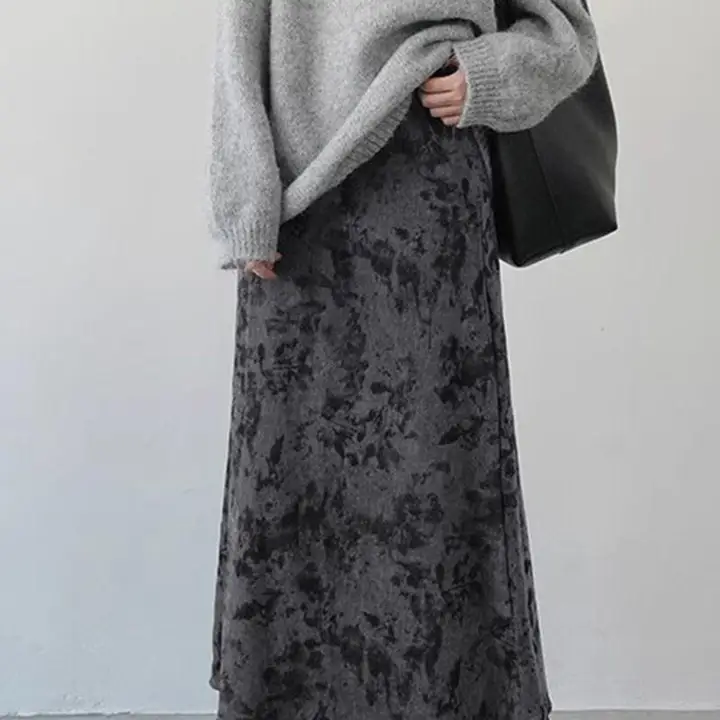 絞り染めのハイウエストAラインスカート【秋冬用・シルクベロア・スタイリッシュ】