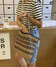 大容量草編みバッグ【ストライプデザイン・ビーチ・リゾート用・女性向け】