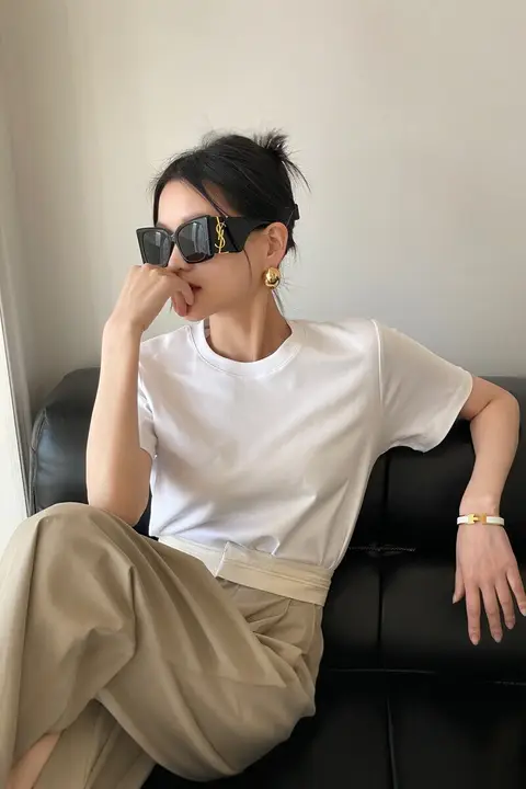 快適で着心地の良い綿100%丸首短袖Tシャツ【シンプルデザイン・女性用・夏用】