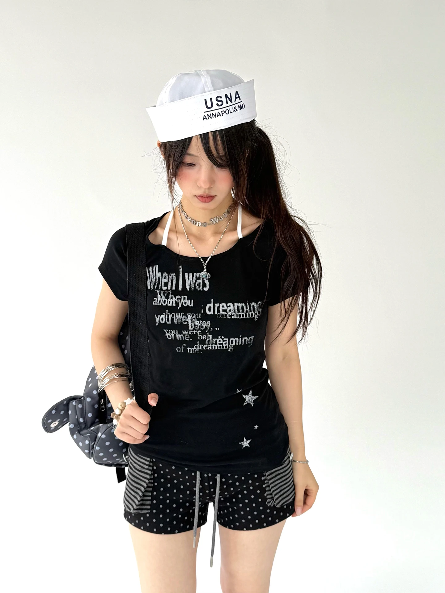 クレイジーパターンのTシャツ：古早失序デザインのプリントアイテムが提供する視覚的インパクト