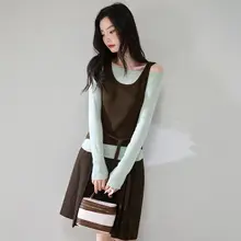 秋冬用オシャレな韓国風デザインの上着とスカートのコーディネート（セットアップ対応）