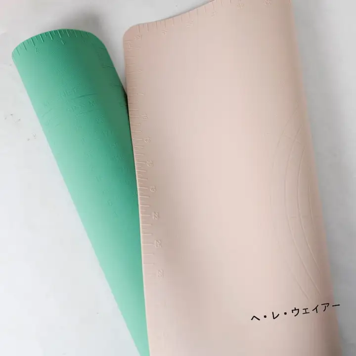 シリコン製のベーキングマット【テクスチャー付き・計量付き・クッキング用】