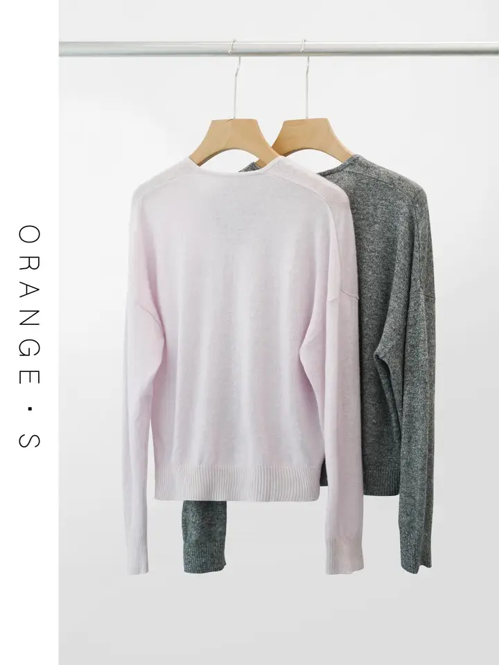 快適なVネックニットプルオーバー【極上の柔らかさ・シンプルデザイン】