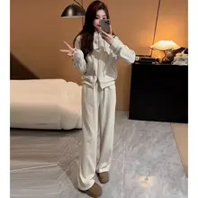 小柄な女性にぴったり！秋用フード付きダブルジップトレーナーとワイドパンツのカジュアルコーデ（セットアップ対応）