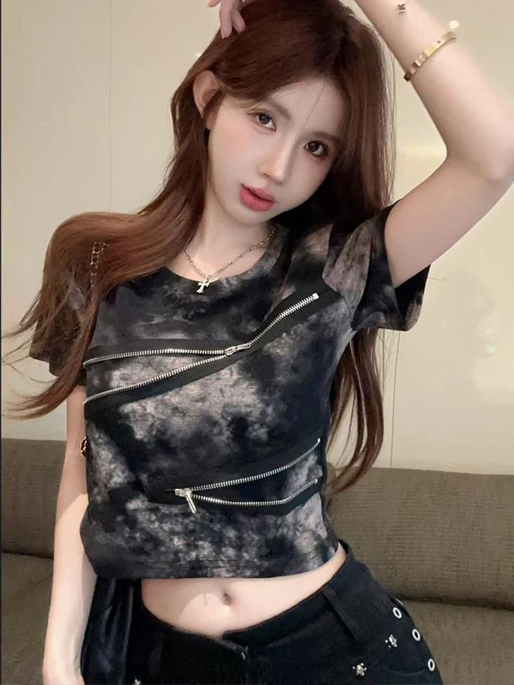 ジャケパンTシャツは本当に「旬」なのか？その本質を、1つのアイテムで解き明かす