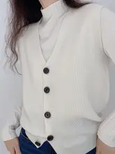 上品なデザインのVネックニットベスト【ウール混・短丈・レトロ学院風】