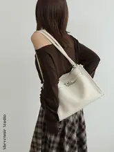 実用的な通勤用トートバッグ【大容量・本革・ショルダータイプ】