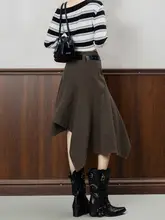 オリーブブラウンのレトロなハイウエスト不規則Aラインスカート【フレアデザイン・シルエットを美しく見せる】