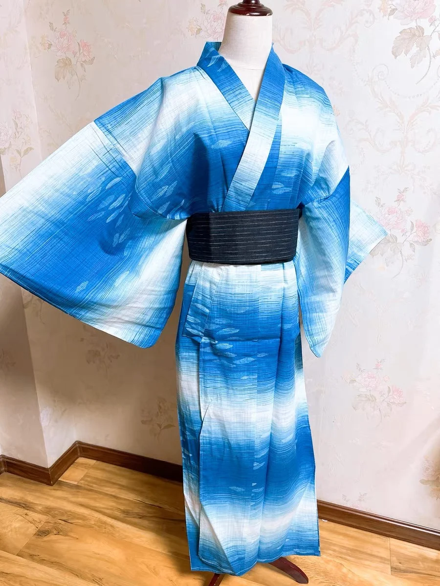 地雷系男子服とは？伝統とカジュアルが融合した1着で、なぜ今、注目されているのか？