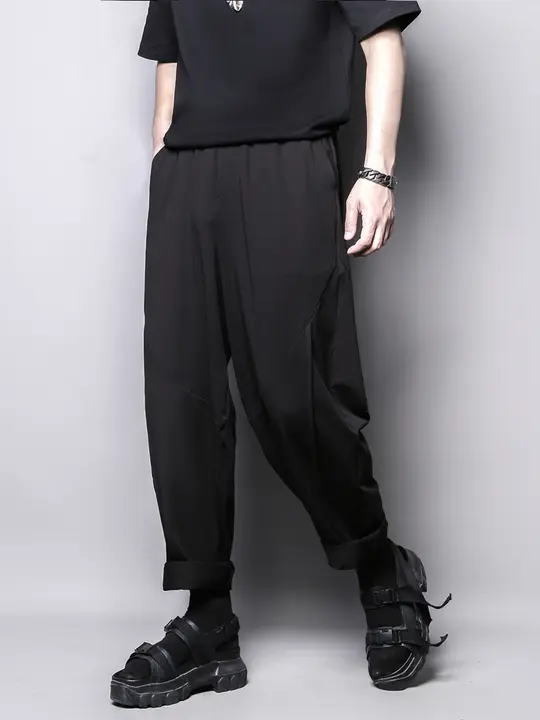 シンプルなデザインの立体的なカットのワイドフィットパンツ【夏用・メンズ・カジュアル】（セットアップ対応）