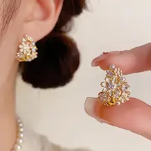 個性的なデザイン！花柄ビーズ付きピアス【S925シルバー製・蜂のモチーフ】