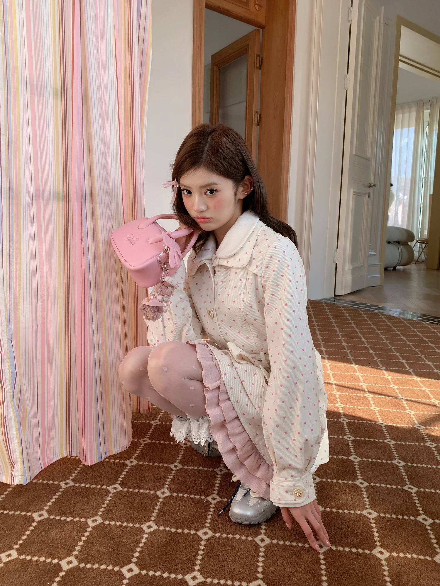 春のファッションで「どうやって優しいスタイルを着こなすか？」