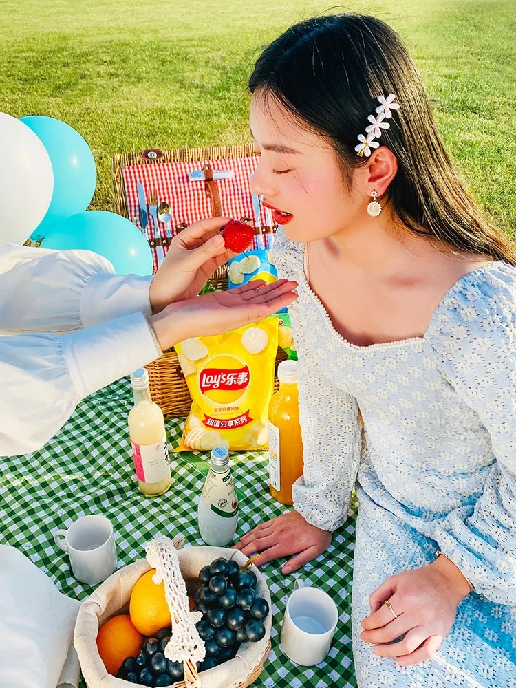 家でも使えるアウトドア用品として、ピクニックマットは本当に必要なのか？