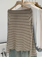 アメリカンレトロ風 ヘンリーネックオフショルダー長袖Tシャツ【ストライプデザイン・ゆったりシルエット】