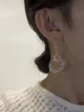 煌めくジルコニアと花モチーフのサークルピアス【ヴィンテージスタイル・エレガントデザイン】