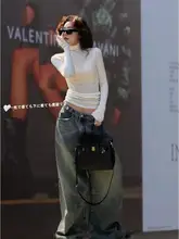 スタイリッシュなハイネックニットセーター【春用・微透け・スリムフィット・女性用】