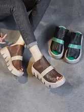 厚底レトロデザインの本革フラットサンダル【オープントゥ・女性用】