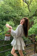 春の日にぴったりの泡泡袖ブラウス【女性用・フレンチスタイル・夏季用】（セットアップ対応）