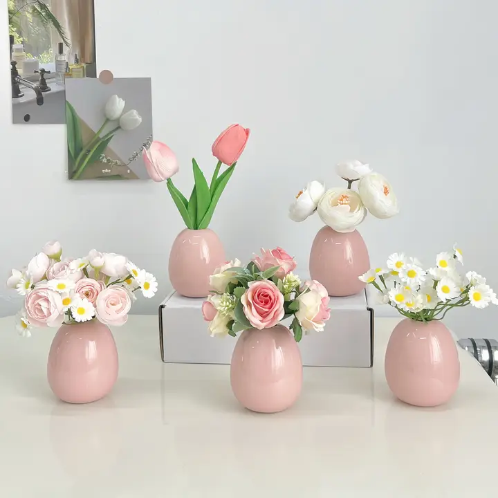 陶製デスクトップミニ花瓶【クリーミーなデザイン・フェイクフラワー付き・オフィス装飾用】