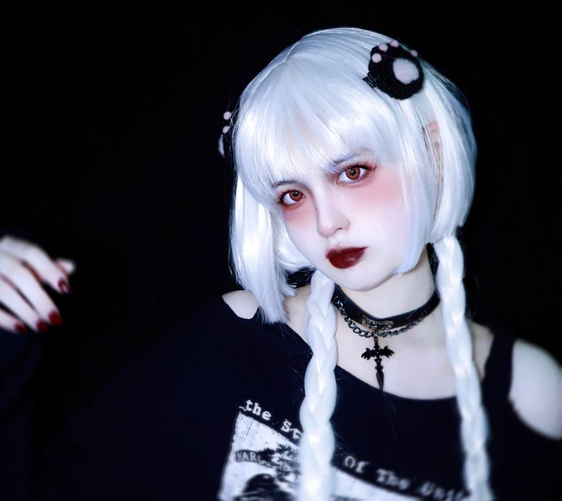 オリジナル手作り毛糸の猫爪ヘアクリップ：黒猫向けフワフワダークテイストアクセサリーの実用性と選定基準