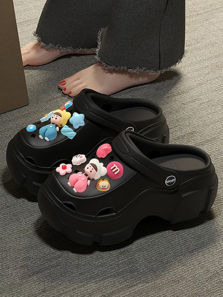 キャンプ モックシューズは本当に必要？夏のアウトドアで使えるおすすめアイテムとは？