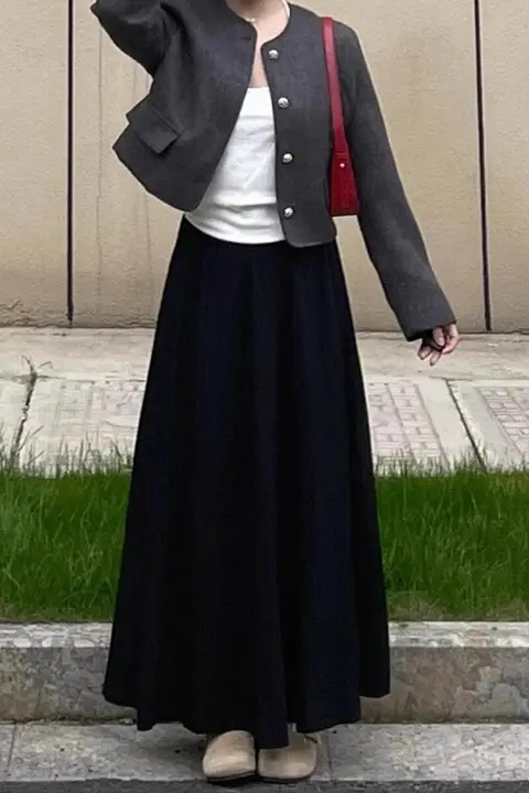 黒色Aラインスカート【梨型体系カバー・春季・ロング丈・足首まで】（セットアップ対応）